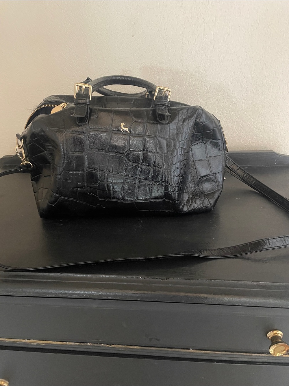 Black Croc-Embossed Crossbody Satchel - Women